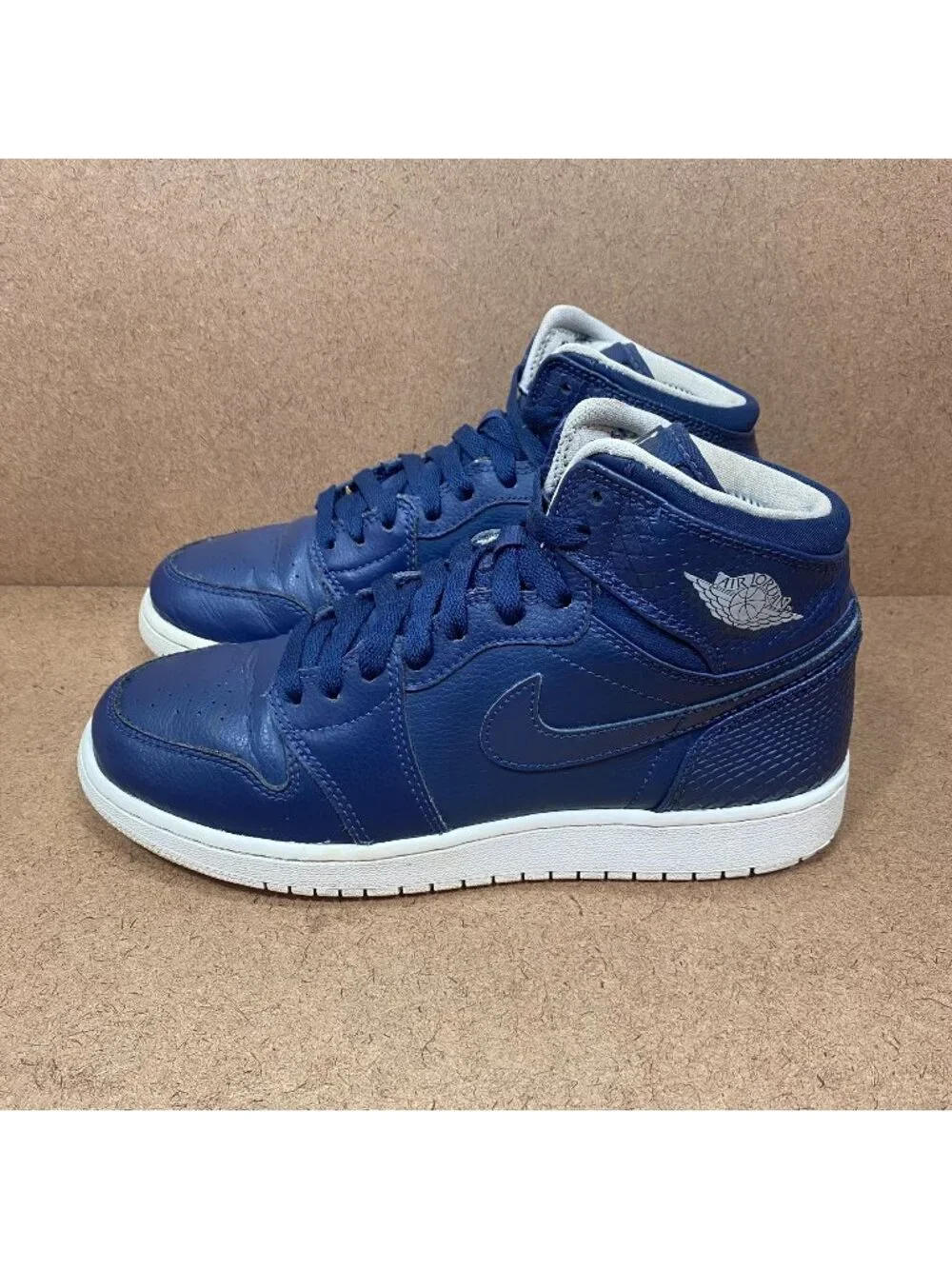 Air Jordan 1 Retro High GS Midnight Navy Sneakers Youth Size 6.5Y Leather